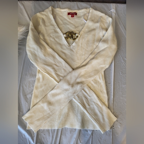 Guess Cream Ribbed V-Neck Top, Size Medium - Picture 5 of 5